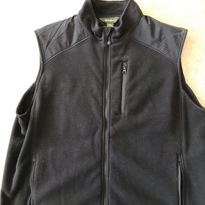 Men’s Eddie Bauer fleece vest